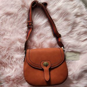 Universal Thread Women's Solid Brown Flap Saddle Adjustable Crossbody Bag. NWT